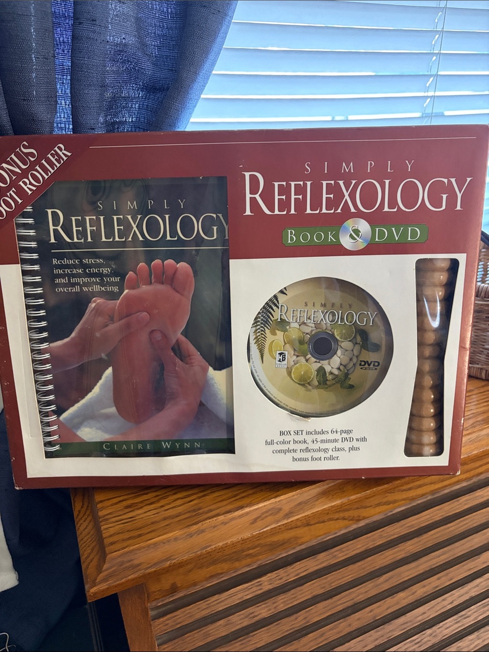 Book & DVD Set - Red - Picture 1 of 1